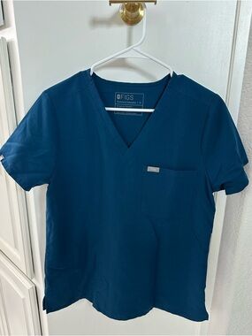 Figs Women's V-Neck Top in Teal